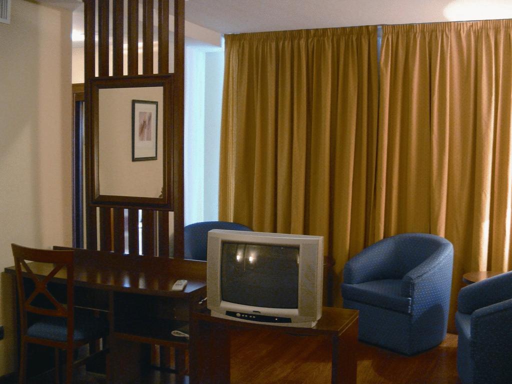 Hg Gaona Hotel Peligros Værelse billede